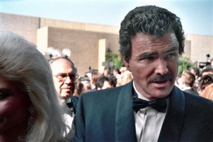 Burt Reynolds Height, Weight, Net Worth, Age, Birthday, Wikipedia, Who