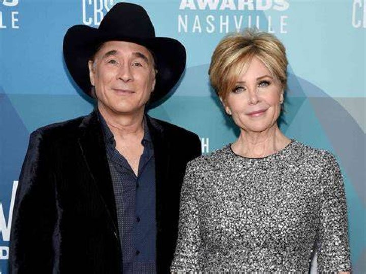 Clint Black, Lisa Hartman Black to perform at Dominion Energy Center