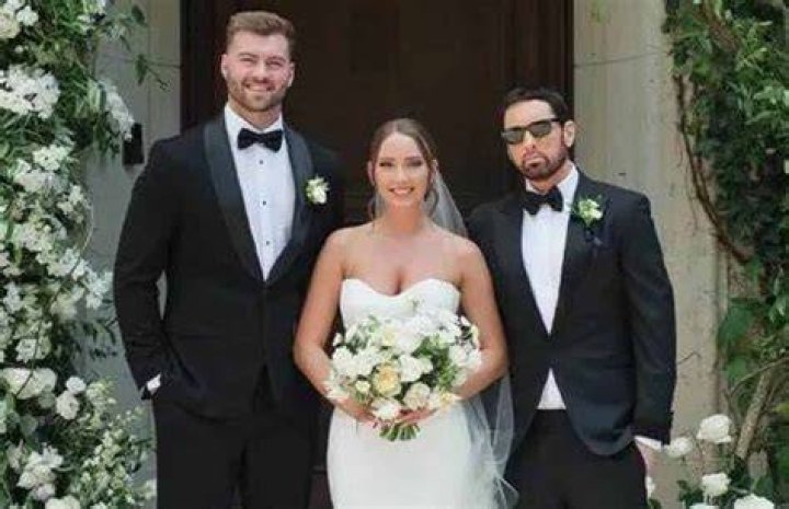 La hija de Eminem comparte una imagen impresionantemente sexy antes de