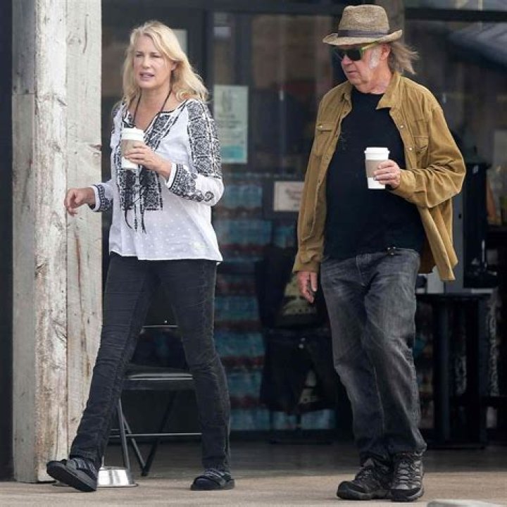Neil Young and Daryl Hannah Got Married, Which Is an Absolute Delight
