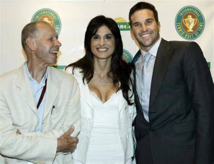 Sabatini gets lifetime Hall of Fame pass