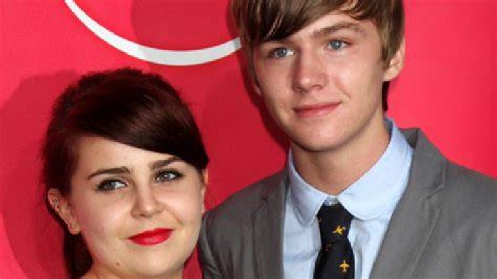 The Truth About Mae Whitman And Lauren Graham's Relationship