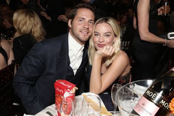 Tom Ackerley, el discreto marido (y socio) de Margot Robbie que